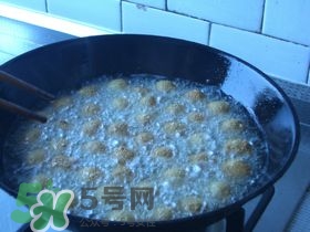 豆腐丸子散了怎么辦？豆腐丸子怎么做不散？