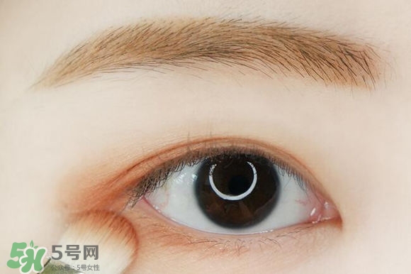 李圣經(jīng)妝容怎么化？李圣經(jīng)仿妝教程