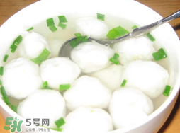 做魚(yú)丸要用活魚(yú)嗎?用活魚(yú)做魚(yú)丸好不好?