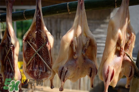 吃臘鴨會(huì)上火嗎？上火能吃臘鴨嗎？