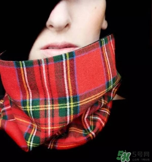 2017年圍巾流行怎么搭？2017年圍巾流行趨勢(shì)