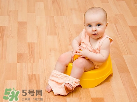 寶寶肚臍周圍疼是怎么回事?寶寶為什么肚臍會疼? 寶寶肚臍周圍疼是怎么回事?寶寶為什么肚臍會疼?