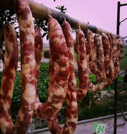 曬香腸要扎孔嗎？曬香腸需要扎洞嗎？