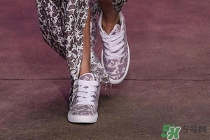 2017年春夏流行什么鞋子？2017年春夏流行鞋子搭配