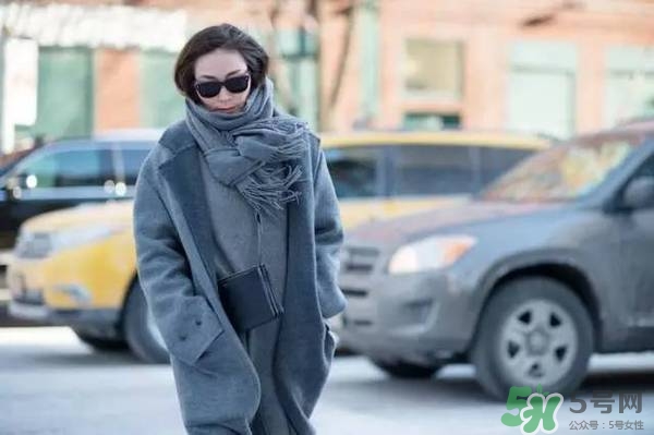 2017年圍巾流行怎么搭？2017年圍巾流行趨勢(shì)