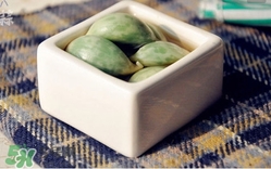 臘八蒜為什么是綠色的？臘八蒜怎么變綠？