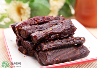 風干牛肉是生的嗎？風干牛肉是生的還是熟的？