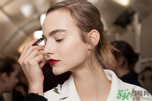 去魚(yú)尾紋的眼霜哪種好？魚(yú)尾紋用什么眼霜好？