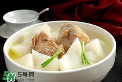 臘豬腳燉什么好吃？臘豬蹄燉什么好吃？