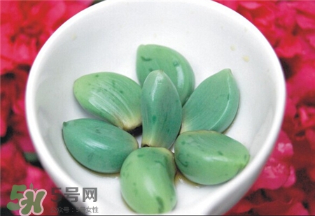 臘八蒜可以曬太陽嗎?臘八蒜要曬太陽嗎? 臘八蒜可以曬太陽嗎?臘八蒜要曬太陽嗎?