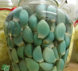 臘八醋里的蒜能吃嗎？臘八醋里的蒜好吃嗎？