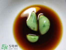 臘八醋里的蒜能吃嗎？臘八醋里的蒜好吃嗎？