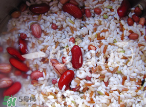 臘八飯?jiān)趺醋龊贸?？臘八飯的家常做法