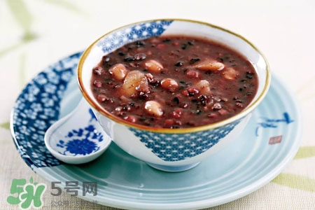 臘八飯熱量高嗎？吃臘八飯會(huì)發(fā)胖嗎？