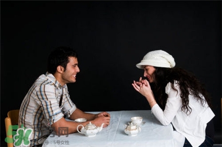 和相親女孩要天天聯(lián)系嗎?相親認(rèn)識的女孩每天要聯(lián)系嗎?