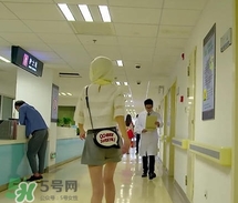 李溪芮包包什么牌子？李溪芮同款包包