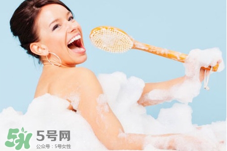 冬天洗澡水溫50度行嗎？50度的水可以洗澡嗎？