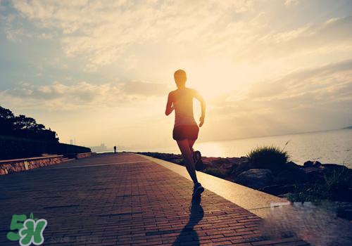 冬天早上幾點起來跑步最好？冬天早上起來跑步好嗎？