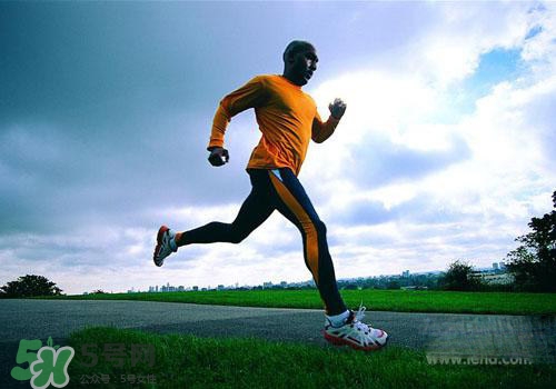 冬天早上幾點起來跑步最好？冬天早上起來跑步好嗎？