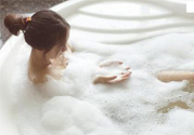 冬天洗澡次數(shù)多少合適？冬天洗澡最佳時(shí)間