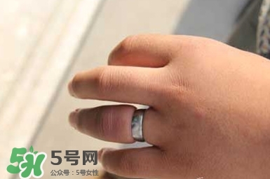 手指被戒指卡住了怎么辦?手指被戒指卡住解救法 手指被戒指卡住了怎么辦?手指被戒指卡住解救法