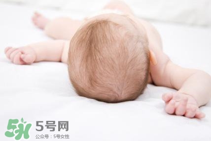 新生兒頭發(fā)稀少是什么原因?新生兒頭發(fā)稀少怎么辦? 新生兒頭發(fā)稀少是什么原因?新生兒頭發(fā)稀少怎么辦?