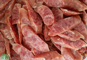 豬大腸可以做臘腸嗎？做臘腸用豬大腸還是豬小腸？