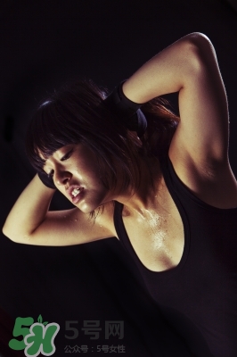 狐臭出汗多怎么治療？狐臭出汗怎么辦呢