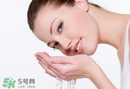 鹽水洗臉用什么鹽?鹽水洗臉?lè)哦嗌冫}? 鹽水洗臉用什么鹽?鹽水洗臉?lè)哦嗌冫}?