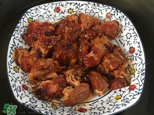 腌排骨要洗嗎？排骨腌完要洗嗎？