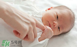 淘米水可以治濕疹嗎?淘米水能治寶寶濕疹嗎? 淘米水可以治濕疹嗎?淘米水能治寶寶濕疹嗎?