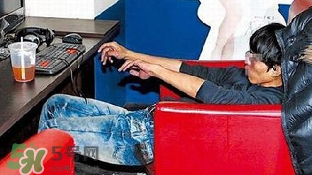 上網(wǎng)18小時猝死,上網(wǎng)多久會猝死