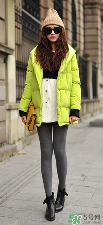 草綠色大衣怎么搭配？草綠色大衣穿衣搭配