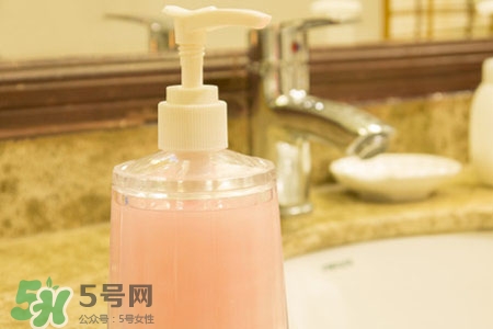 洗手液可以洗澡嗎？洗手液可以當(dāng)沐浴露嗎？