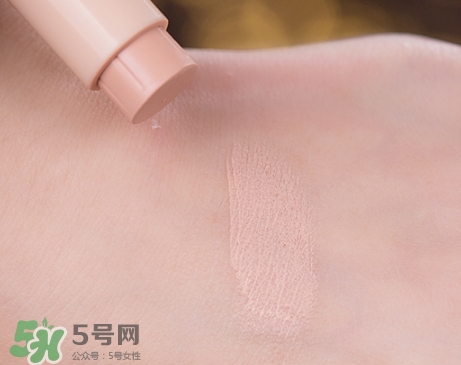 愛(ài)麗小屋唇部遮瑕膏怎么樣？愛(ài)麗小屋唇部遮瑕膏好用嗎？