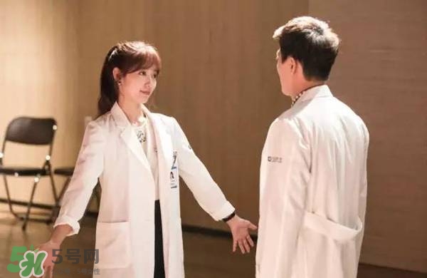 蜜褐色頭發(fā)圖片_蜜褐色適合什么膚色 蜜褐色頭發(fā)圖片_蜜褐色適合什么膚色