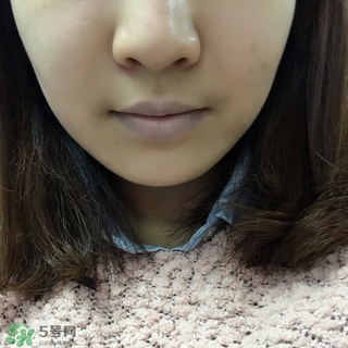 愛(ài)麗小屋唇部遮瑕膏怎么樣？愛(ài)麗小屋唇部遮瑕膏好用嗎？