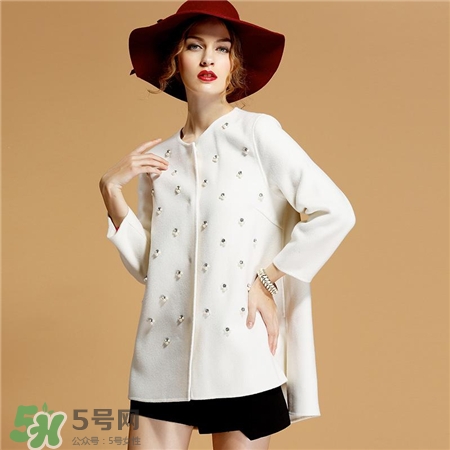 白色大衣染色了怎么辦?白色大衣發(fā)黃怎么洗白? 白色大衣染色了怎么辦?白色大衣發(fā)黃怎么洗白?