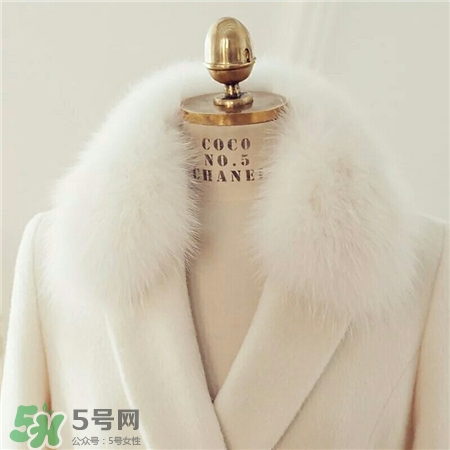 白色大衣染色了怎么辦?白色大衣發(fā)黃怎么洗白? 白色大衣染色了怎么辦?白色大衣發(fā)黃怎么洗白?