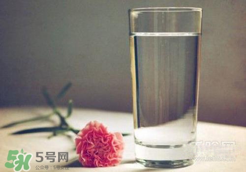 高血壓早上能喝鹽水嗎？高血壓早上喝鹽水的好處？