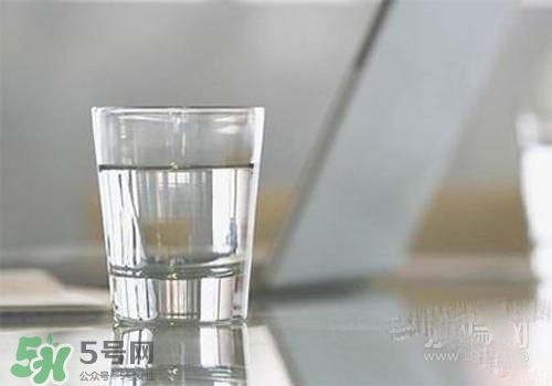 高血壓早上能喝鹽水嗎？高血壓早上喝鹽水的好處？