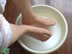 順產(chǎn)后多久可以洗腳?順產(chǎn)后多少天能洗腳? 順產(chǎn)后多久可以洗腳?順產(chǎn)后多少天能洗腳?