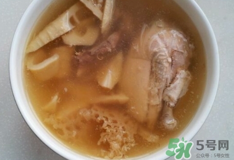 清燉雞湯什么時候放鹽?清燉雞湯放多少鹽?