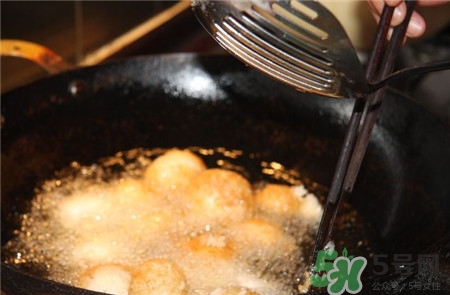 湯圓怎么炸不爆炸?湯圓怎么炸不會(huì)裂開? 湯圓怎么炸不爆炸?湯圓怎么炸不會(huì)裂開?