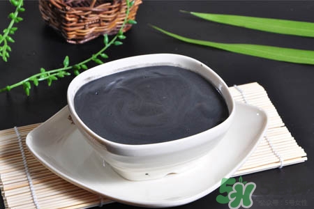 芝麻糊可以加蜂蜜嗎？芝麻糊和蜂蜜能一起吃嗎？