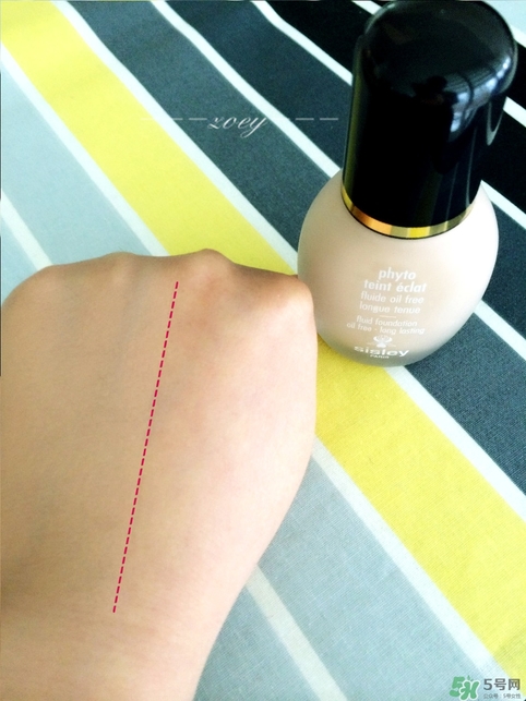 阿瑪尼和迪奧粉底液哪個好？迪奧粉底液和阿瑪尼粉底液對比