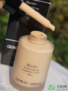 阿瑪尼和迪奧粉底液哪個好？迪奧粉底液和阿瑪尼粉底液對比