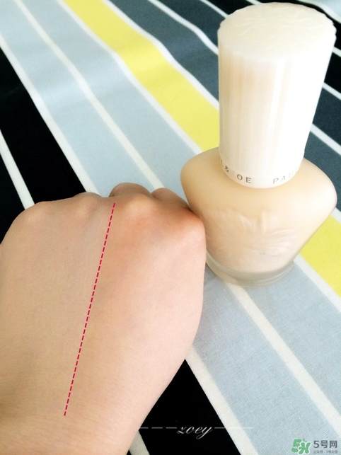 阿瑪尼和迪奧粉底液哪個好？迪奧粉底液和阿瑪尼粉底液對比