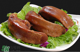 豬舌頭上的白苔怎么撕下來？豬舌頭上的白苔能吃嗎？