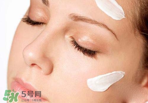 妝前乳是粉底液?jiǎn)?？妝前乳和粉底液的區(qū)別